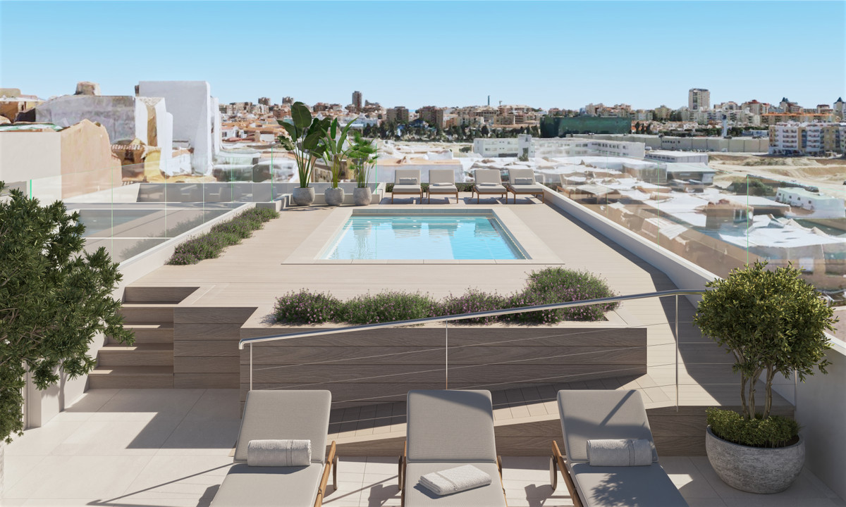 Rooftop pool and sun terrace at a new-build development in Las Lagunas